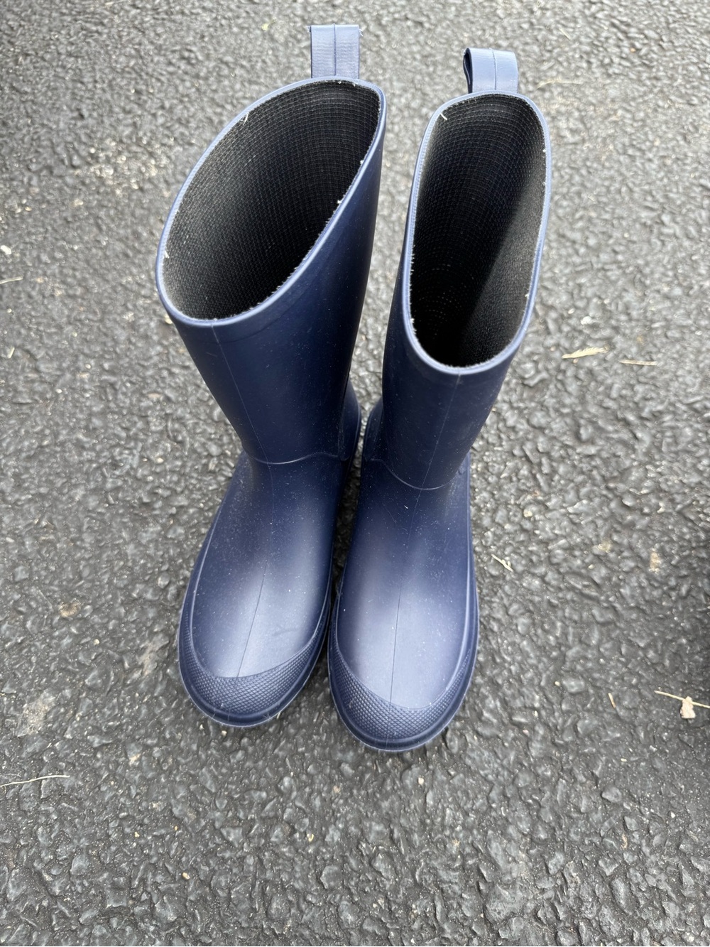 Kids rain boots size 2